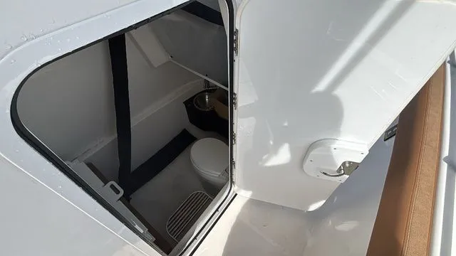 Slide: The Image of Sea Pro 322 Offshore 2025 - 27