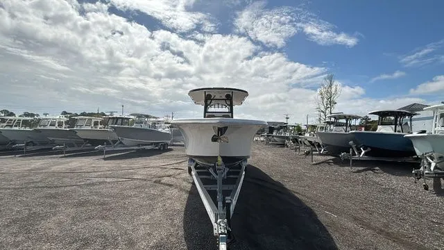 Slide: The Image of Sea Pro 322 Offshore 2025 - 4