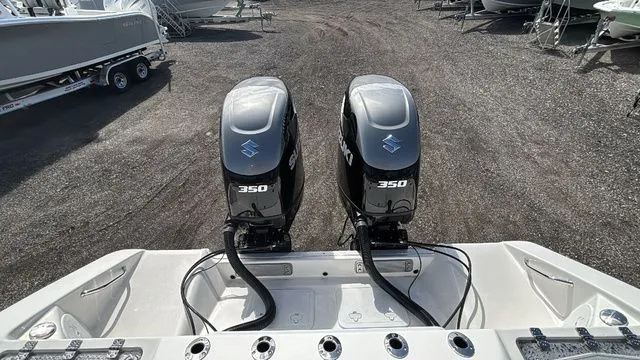 Slide: The Image of Sea Pro 322 Offshore 2025 - 7