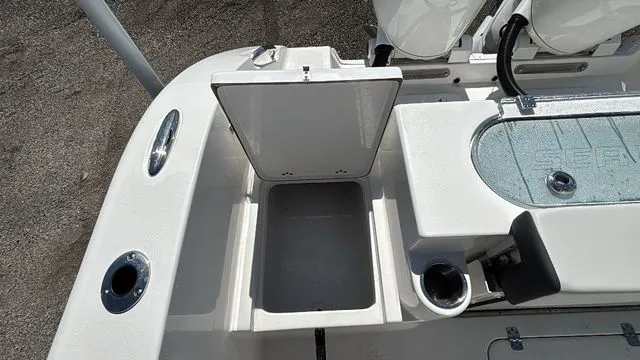 Slide: The Image of Sea Pro 262 Offshore DLX 2026 - 13