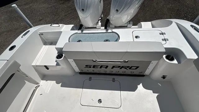 Slide: The Image of Sea Pro 262 Offshore DLX 2026 - 16