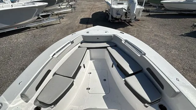 Slide: The Image of Sea Pro 202 Center Console 2026 - 12