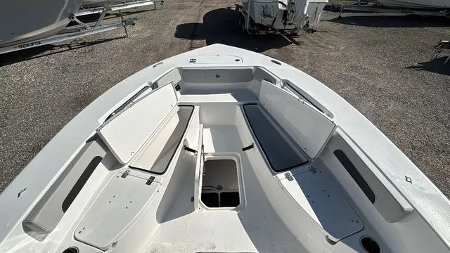 Slide: The Image of Sea Pro 202 Center Console 2026 - 15