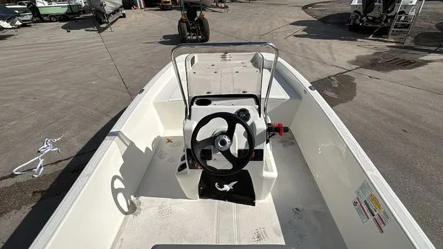 Slide: The Image of Mako Pro Skiff 17 CC 2026 - 13