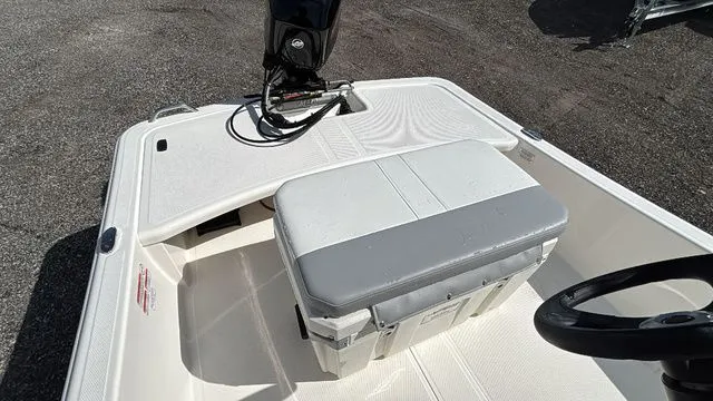 Slide: The Image of Mako Pro Skiff 15 CC 2026 - 8