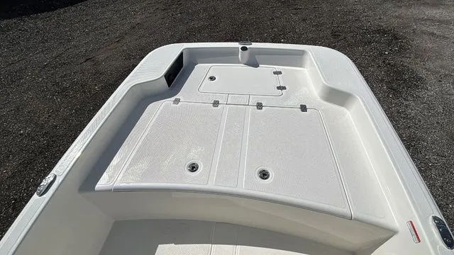 Slide: The Image of Mako Pro Skiff 15 CC 2026 - 9