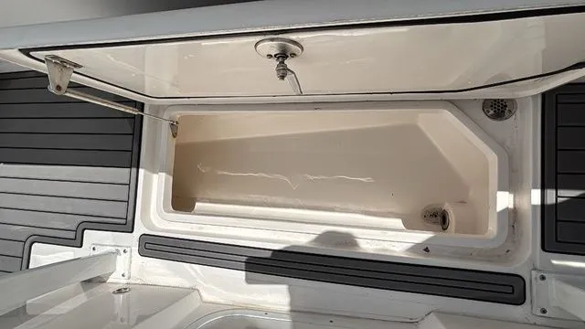 Slide: The Image of Fountain 34 Cc 2019 - 24