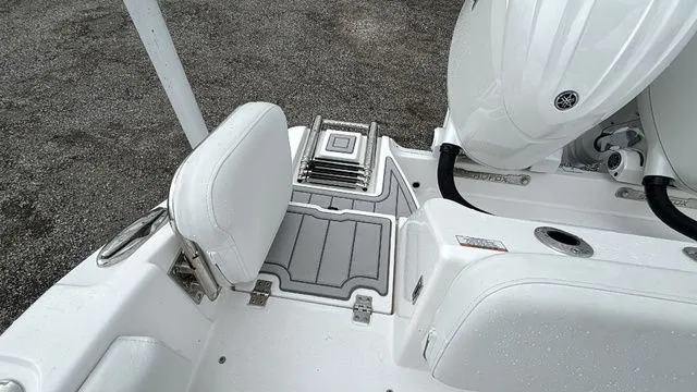 Slide: The Image of Sea Fox 268 Commander 2026 - 9