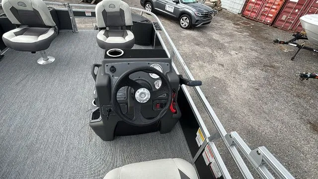 Slide: The Image of Sun Tracker Bass Buggy 18 DLX 2026 - 13