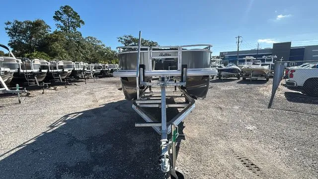 Slide: The Image of Sun Tracker Bass Buggy 18 DLX 2026 - 22