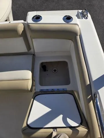 Slide: The Image of Scout 210 XFS 2012 - 16