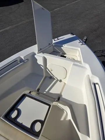 Slide: The Image of Scout 210 XFS 2012 - 6