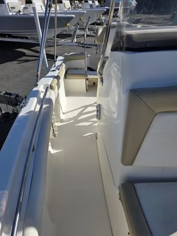 Slide: The Image of Scout 210 XFS 2012 - 9