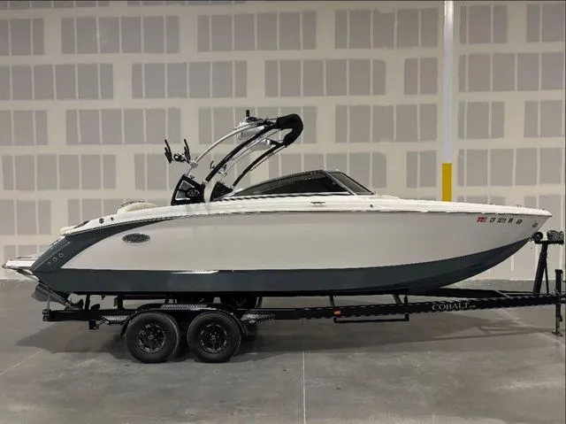 Slide: The Image of Cobalt R7 Surf 2018 - 4