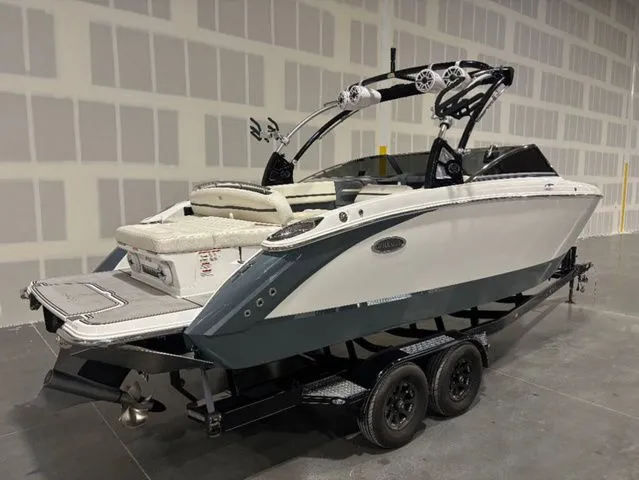 Slide: The Image of Cobalt R7 Surf 2018 - 6