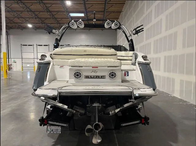 Slide: The Image of Cobalt R7 Surf 2018 - 9