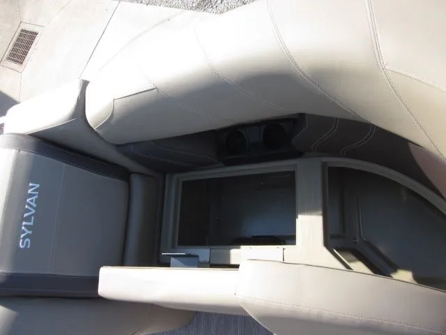 Slide: The Image of Sylvan Mirage 8522 LZ 2026 - 11