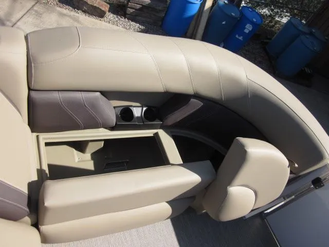 Slide: The Image of Sylvan Mirage 8522 LZ 2026 - 19