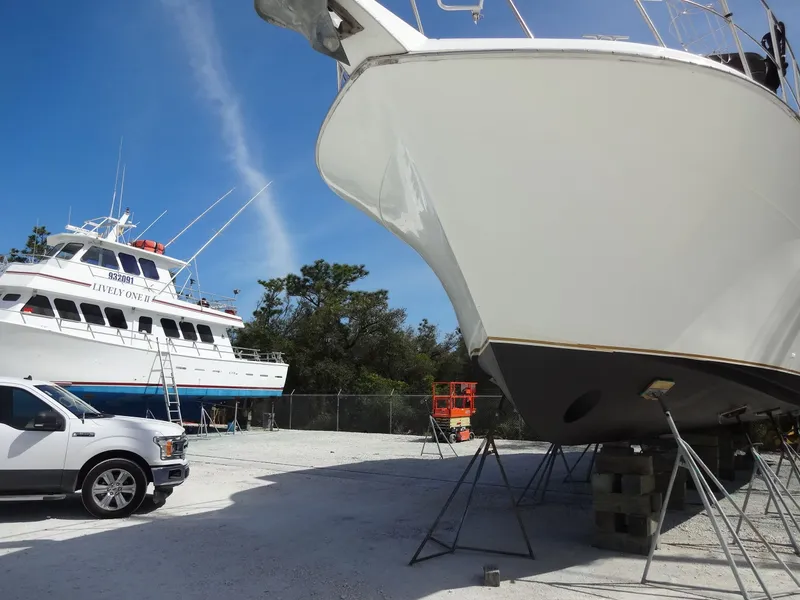 Slide: The Image of Navigator 5600 Sundance Pilothouse 1997 - 116