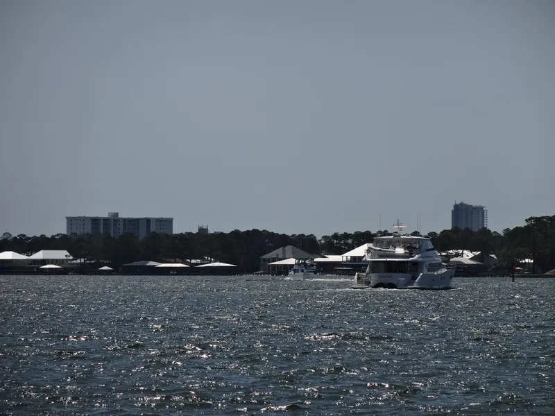 Slide: The Image of Navigator 5600 Sundance Pilothouse 1997 - 120