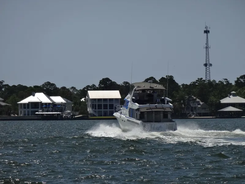 Slide: The Image of Navigator 5600 Sundance Pilothouse 1997 - 130