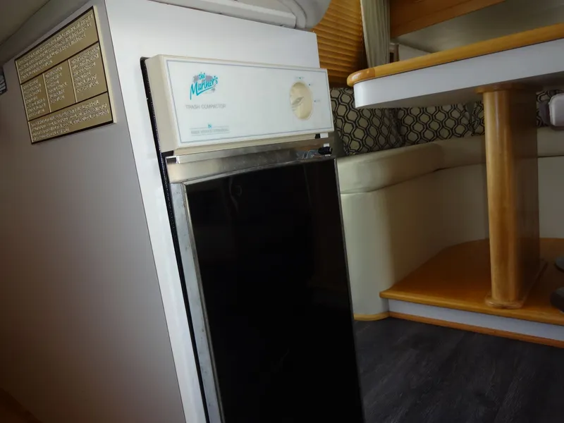 Slide: The Image of Navigator 5600 Sundance Pilothouse 1997 - 65