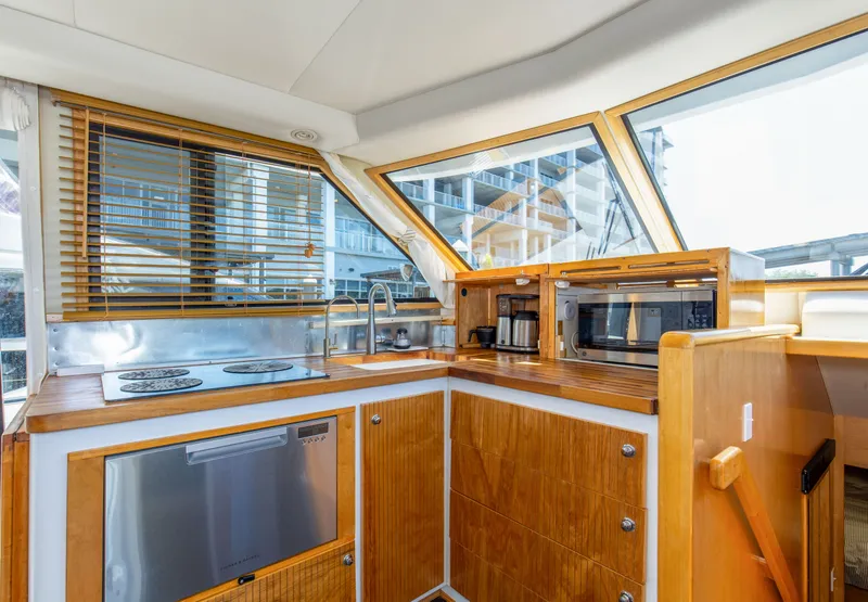 Slide: The Image of Navigator 5600 Sundance Pilothouse 1997 - 68