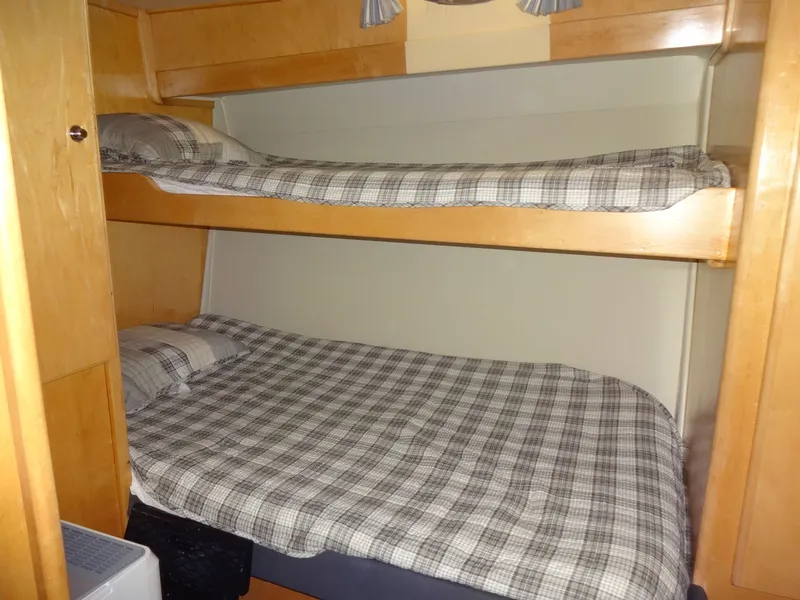 Slide: The Image of Navigator 5600 Sundance Pilothouse 1997 - 71