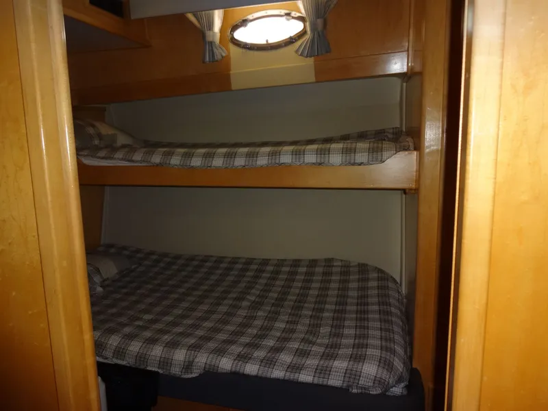 Slide: The Image of Navigator 5600 Sundance Pilothouse 1997 - 72