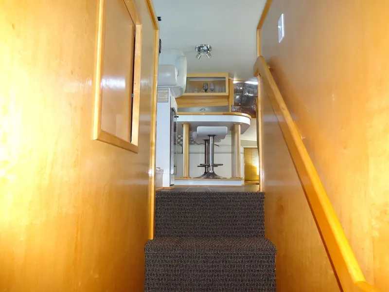 Slide: The Image of Navigator 5600 Sundance Pilothouse 1997 - 81