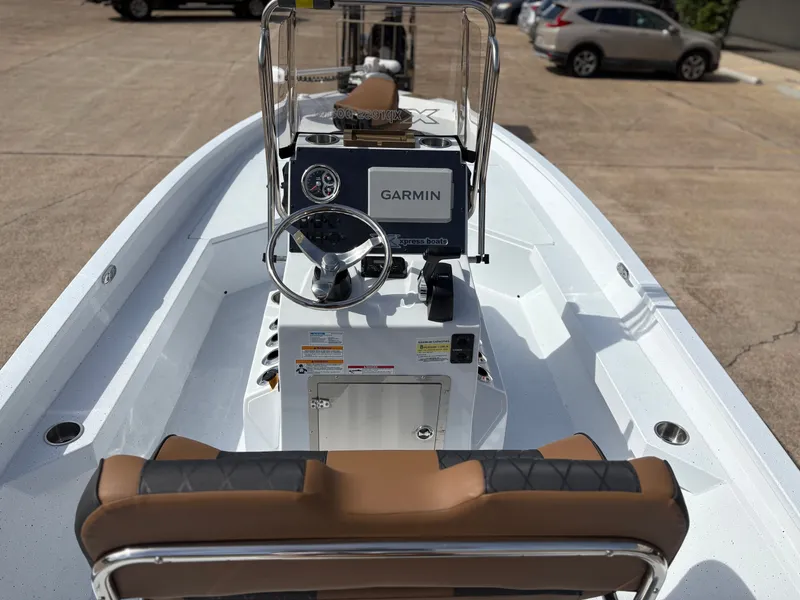 Slide: The Image of Interior of 2026 Xpress H22B HYPER-LIFT BAY with Garmin system. - 6