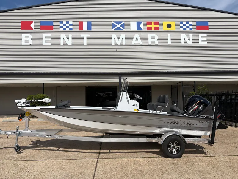 The Image of 2026 Xpress H20B Hyper-Lift Bay boat at Bent Marine. - 1