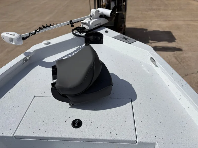Slide: The Image of 2026 Xpress H20B boat with Minn Kota trolling motor. - 3