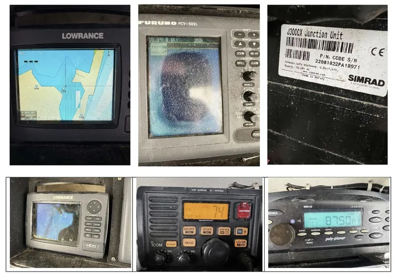 Slide: The Image of Electronics and navigation equipment on a 1999 Hydra-Sports 3000 CC boat dashboard. - 14