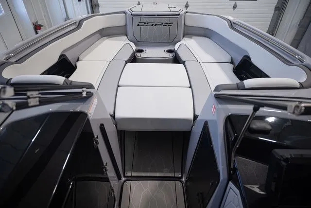 Slide: The Image of Yamaha 252XE 2026 - 13