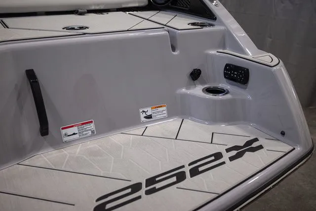 Slide: The Image of Yamaha 252XE 2026 - 21