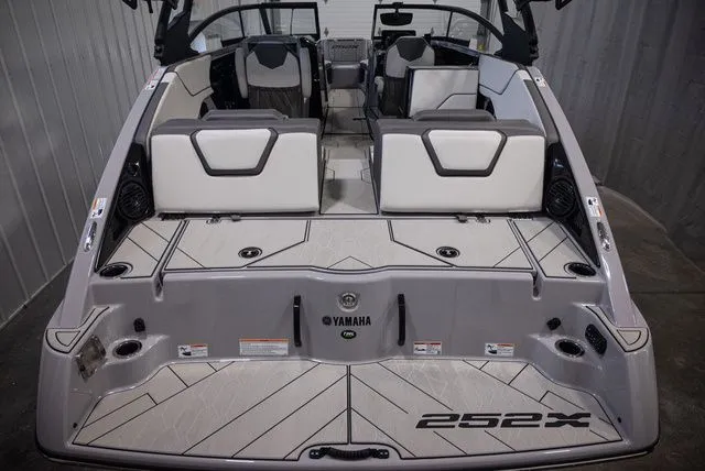 Slide: The Image of Yamaha 252XE 2026 - 5
