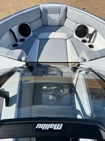Slide: The Image of Malibu Wakesetter 23 LSV 2026 - 16