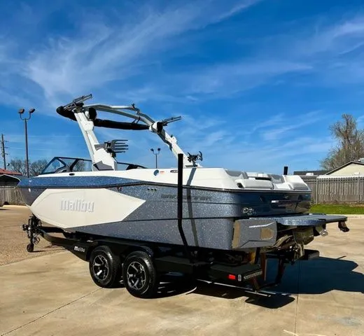 Slide: The Image of Malibu Wakesetter 23 LSV 2026 - 3