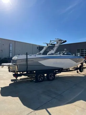 Slide: The Image of Malibu Wakesetter 23 LSV 2026 - 4