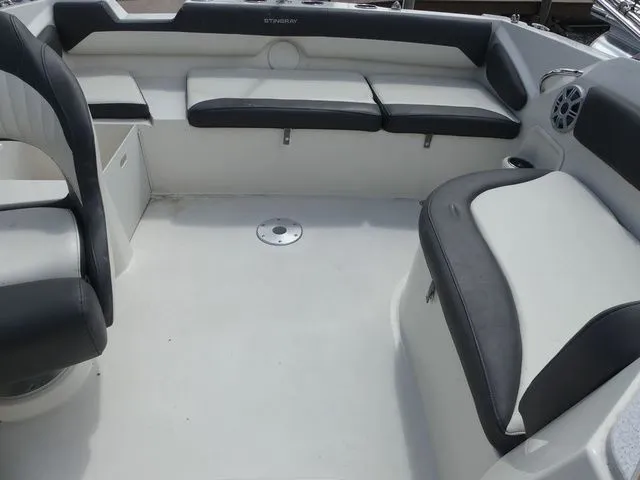 Slide: The Image of Stingray 201DC (OB) 2020 - 17