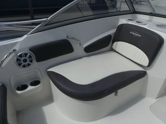 Slide: The Image of Stingray 201DC (OB) 2020 - 18