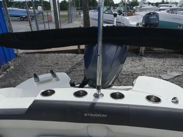 Slide: The Image of Stingray 201DC (OB) 2020 - 19