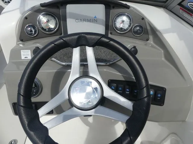 Slide: The Image of Stingray 201DC (OB) 2020 - 21