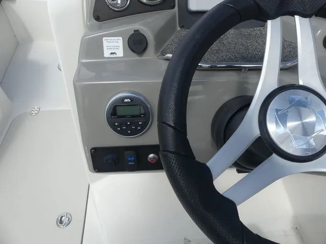 Slide: The Image of Stingray 201DC (OB) 2020 - 23