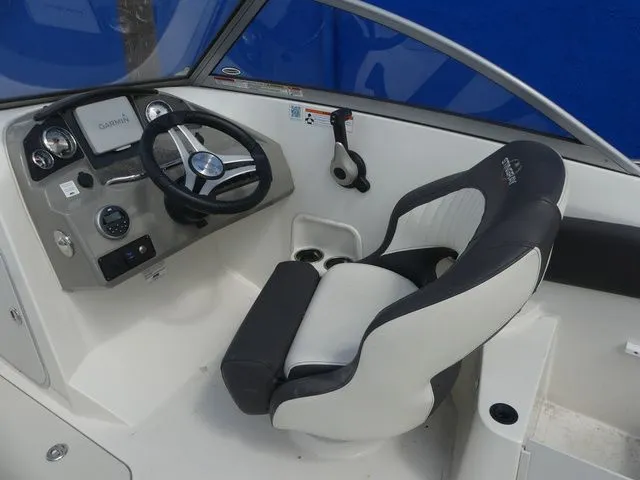 Slide: The Image of Stingray 201DC (OB) 2020 - 26