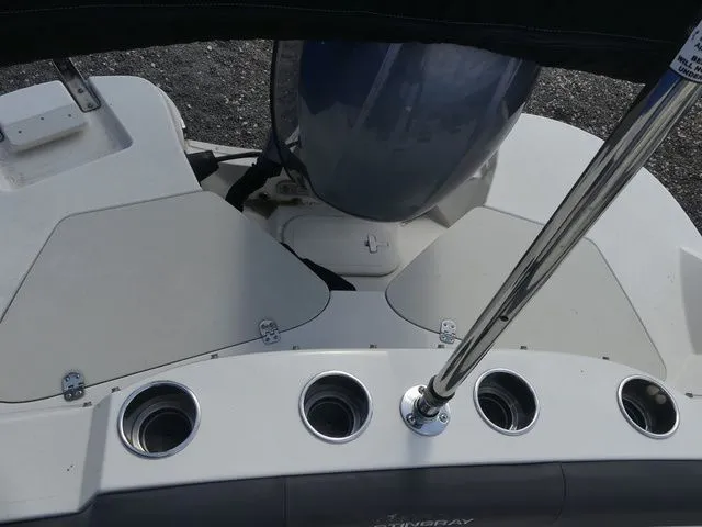 Slide: The Image of Stingray 201DC (OB) 2020 - 27