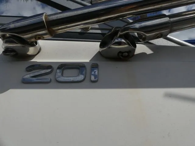 Slide: The Image of Stingray 201DC (OB) 2020 - 8