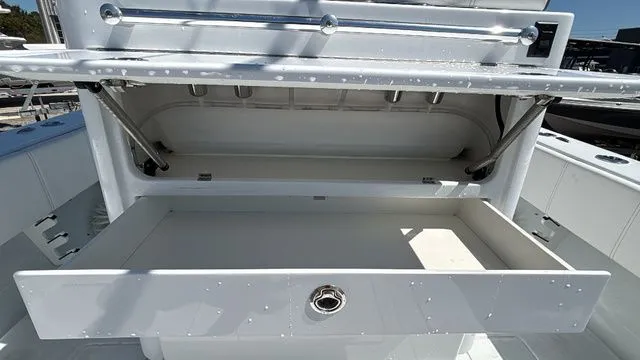 Slide: The Image of Contender 32 ST 2026 - 17