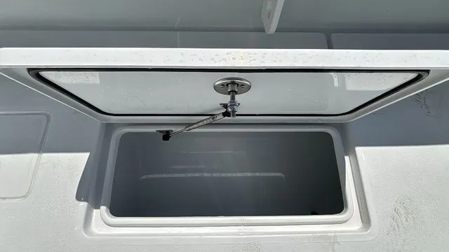 Slide: The Image of Contender 32 ST 2026 - 18